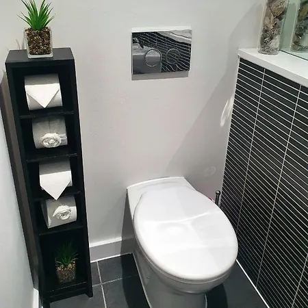 Serviced Leeds (West Yorkshire)